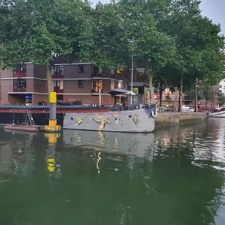 Houseboat Botel Rotterdam