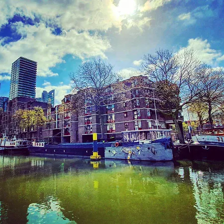 Houseboat * Rotterdam
