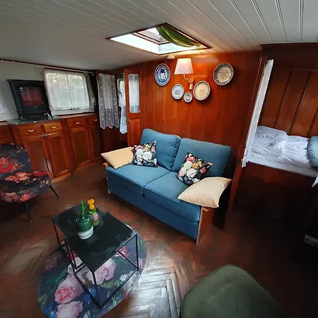 Houseboat * Rotterdam