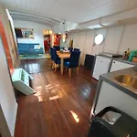 Houseboat 船上ホテル ロッテルダム