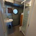 Houseboat 船上ホテル