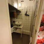 Houseboat 船上ホテル *