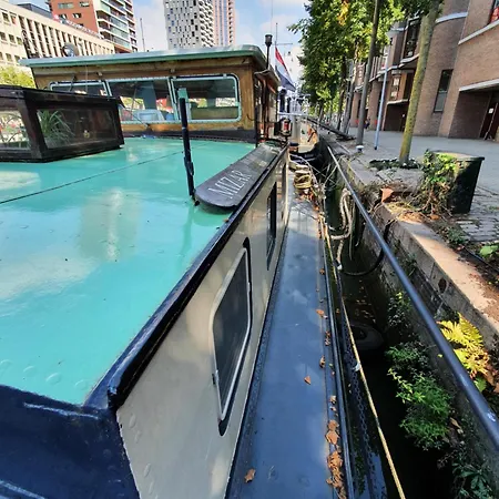 Houseboat *