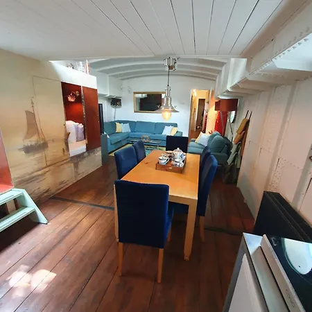 Houseboat רוטרדם