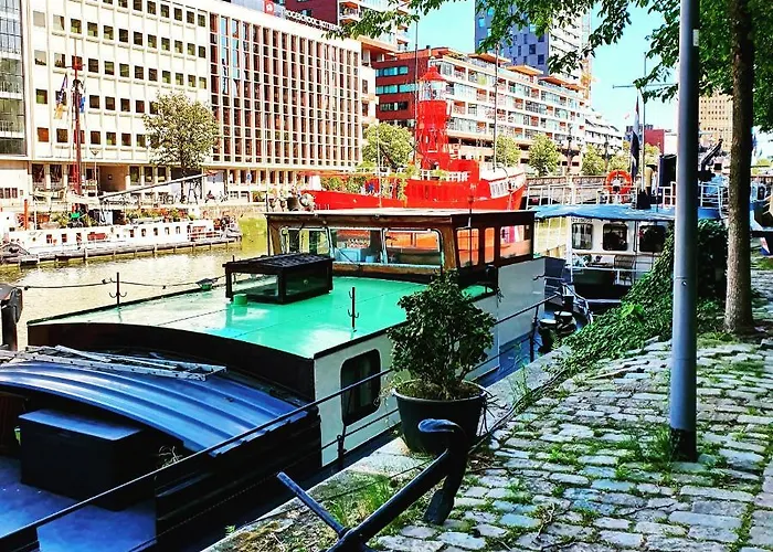 Houseboat * Rotterdam