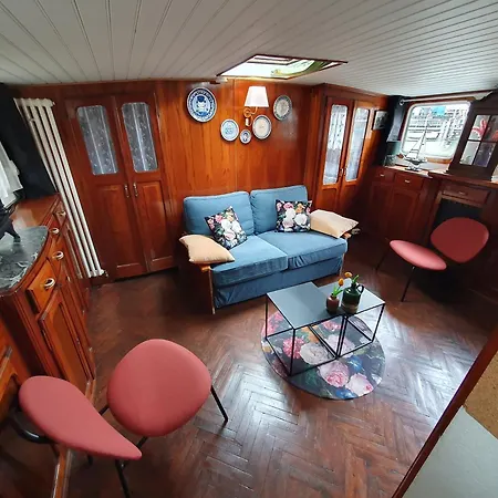 Houseboat Rotterdam